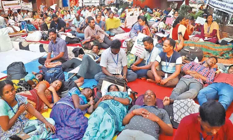 செப்டம்பர் 29ம் தேதி இடைநிலை ஆசிரியர்கள் போராட்டம்!