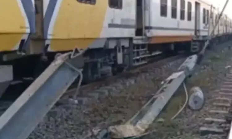 ஜார்கண்டில் பயணிகள் ரயில் தடம்புரண்டு பரபரப்பு !