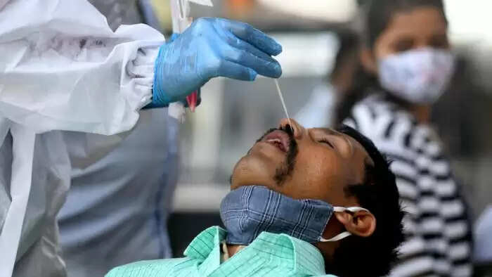 பெங்களூர் வந்த தென் ஆப்பிரிக்க பயணிகள் 10 பேர் தலைமறைவு: தேடும் பணிகள் தீவிரம்