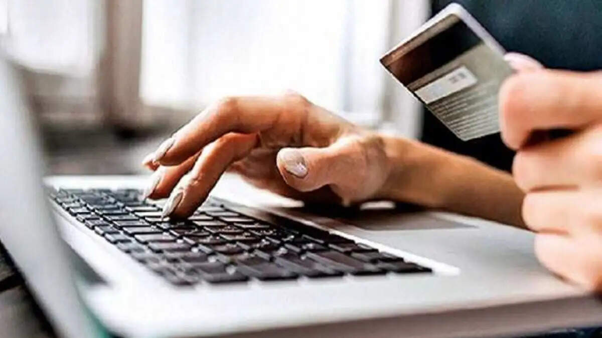 ஃபேஸ்புக் மூலம் பணமோசடி!! அதிர வைக்கும் வாக்குமூலம்!!நெட்டிசன்களே உஷாரா இருங்க!!