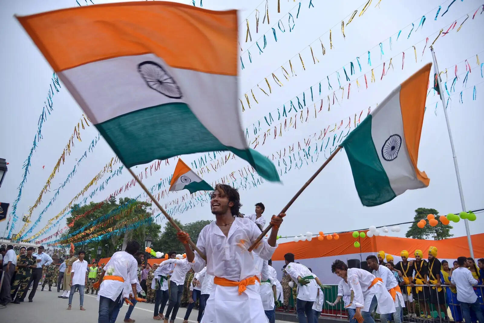 இன்று 75வது சுதந்திர தின விழா! தமிழகம் முழுவதும் பலத்த பாதுகாப்பு!