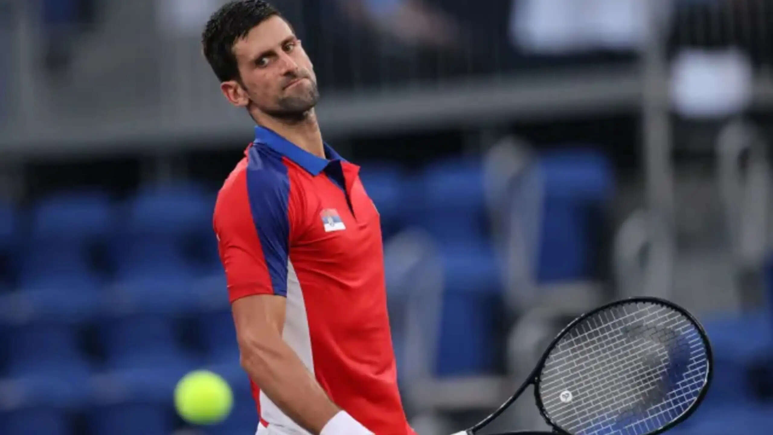 டோக்கியோ ஒலிம்பிக்: டென்னிஸ் அரையிறுதியில் அதிர்ச்சி தோல்வி அடைந்த ஜோகோவிச்