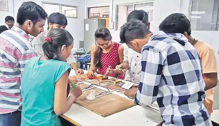 2020-21 – ஆம் கல்வியாண்டில் பாலிடெக்னிக் கல்லூரிகளில் 9ஆம் வகுப்பு மதிப்பெண்ணின் தர வரிசை அடிப்படையில் மாணாக்கர் சேர்க்கை