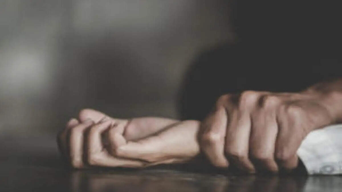 மாணவி பாலியல் வழக்கு!! ஆசிரியர் மிதுன் சக்கரவர்த்தி மீது  குண்டர் சட்டம்!!