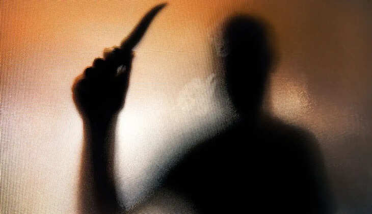 மாமனாரை கத்தியால் குத்தி கொல்ல முயற்சி- மருமகன் வெறிச்செயல்..!!