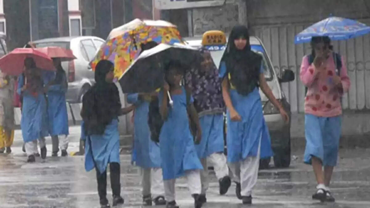 சென்னையில் பள்ளி, கல்லூரிகளுக்கு விடுமுறை அறிவிப்பு..!