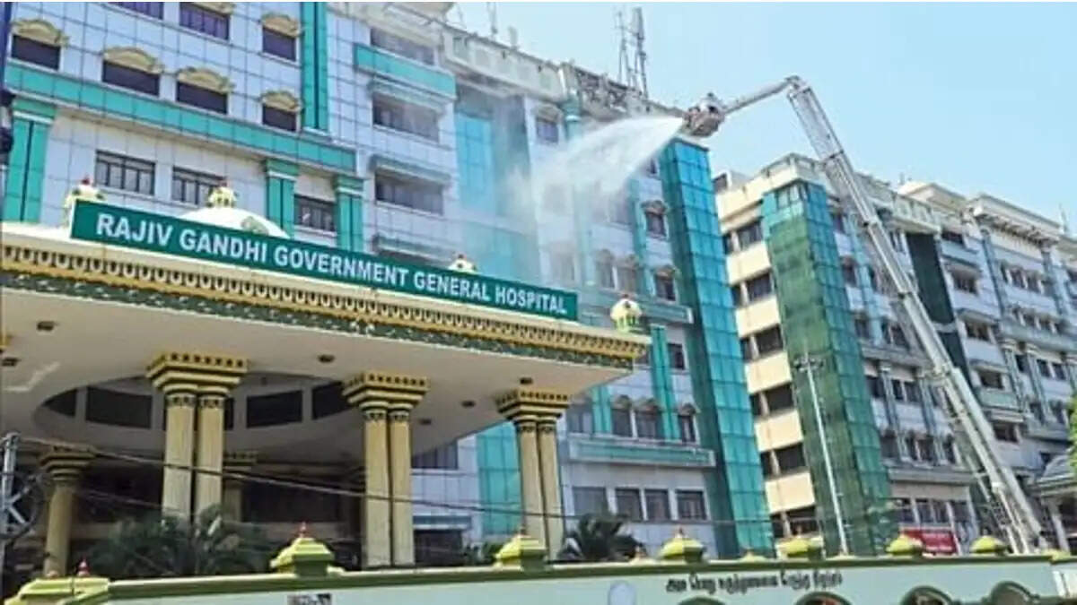 பெண் டாக்டர்களுக்கு பாலியல் வன்கொடுமை – அரசு மருத்துவர்கள் 2 பேர் அதிரடி கைது