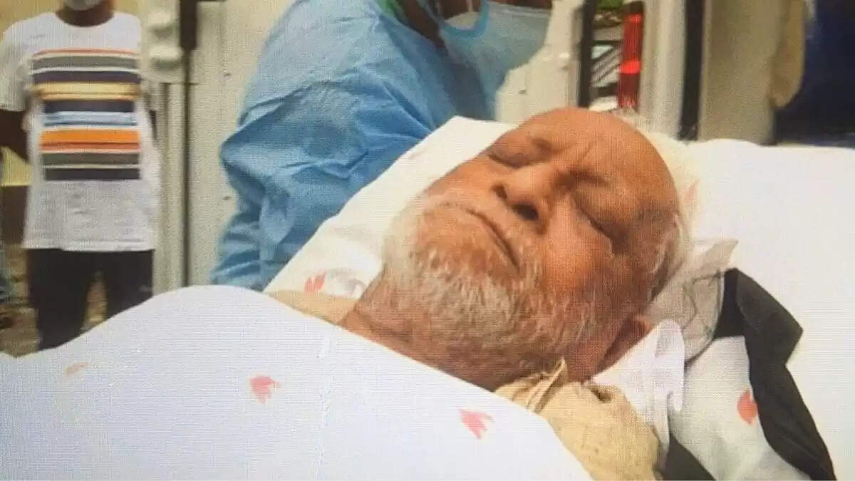 புத்ததேவ் பட்டாச்சாரியாவிற்கு கொரோனா! தீவிர சிகிச்சை பிரிவில் அனுமதி!