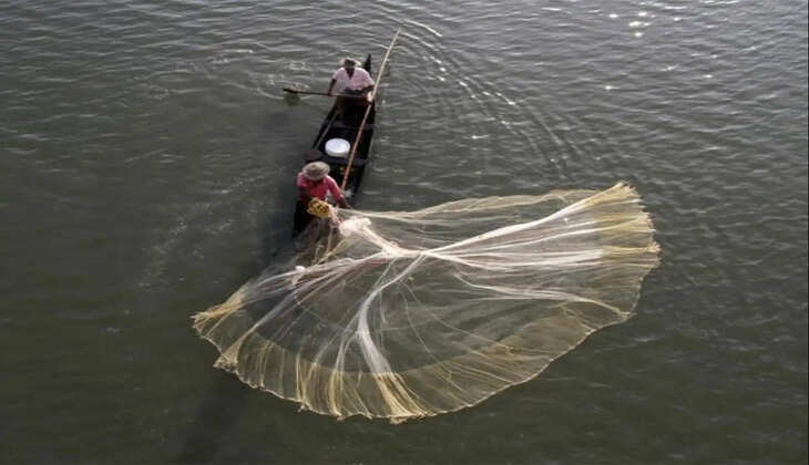நடுக்கடலில் அட்டூழியம்! கத்தியைக் காட்டி மிரட்டிய இலங்கை மீனவர்கள்! போலீசார் வழக்குப்பதிவு!