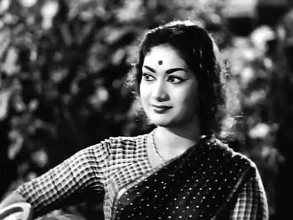 ஆயிரத்தில் ஒருத்தி நடிகையர் திலகம் சாவித்திரி!!