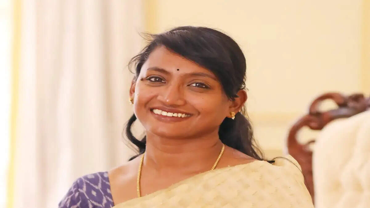 இன்னசெண்ட் திவ்யாவுக்கு புதிய பொறுப்பு..!! தமிழக அரசு உத்தரவு..!!