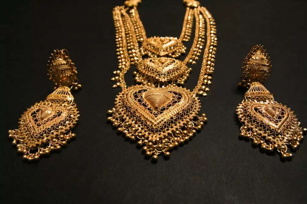 இன்று (ஏப்ரல் 24) காலை நிலவரப்படி தங்கம் சவரனுக்கு 144 ரூபாய் குறைந்தது!..