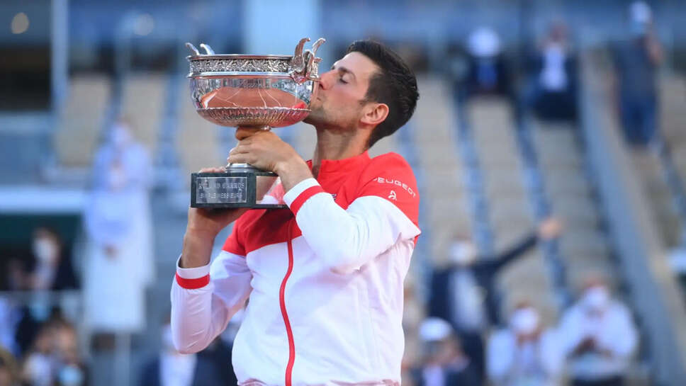 பிரெஞ்சு ஓபன் டென்னிஸ்: கடுமையான போராட்டத்திற்குப்பின் சிட்சிபாஸை வீழ்த்தி பட்டத்தை கைப்பற்றினார் ஜோகோவிச்