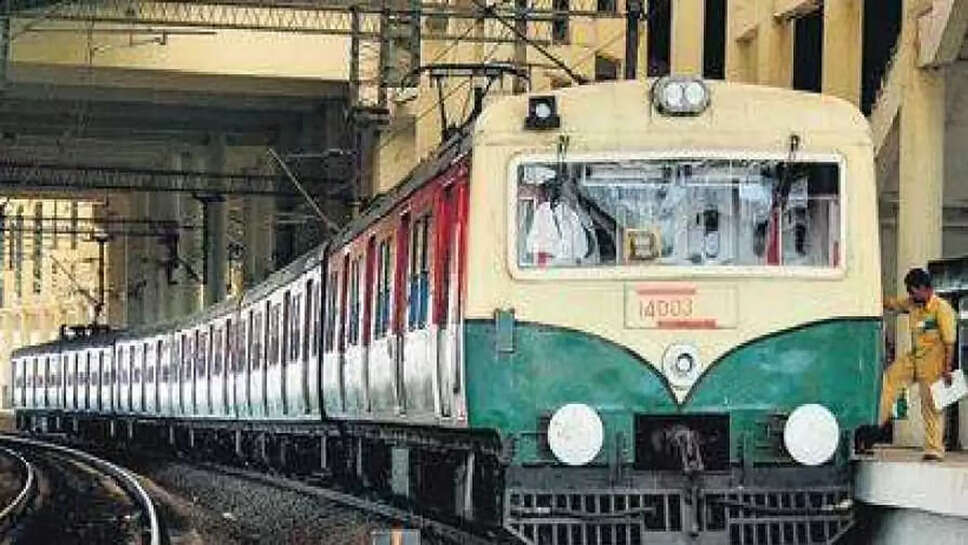 கல்லூரி மாணவர்களுக்குள் மோதல்&hellip;!! &ldquo;நீங்க போட்ட உயிர் பிச்சையில வாழ விரும்பல&hellip;&rdquo; உருக்கமாக பேசி ரயில் முன்பு பாய்ந்த மாணவர்!!