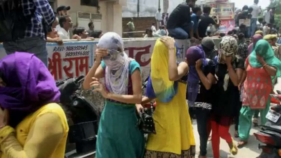 சினிமா ஆசைகாட்டி விபச்சாரம்! அதிர வைத்த பட தயாரிப்பாளர்! சுற்றி வளைத்த போலீசார்!