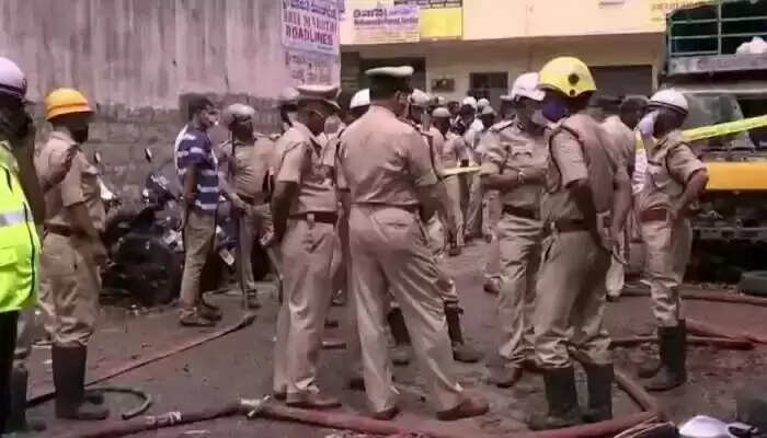 பழுதுபார்க்கும் கடையில் திடீர் குண்டுவெடிப்பு! மூவர் பலி!