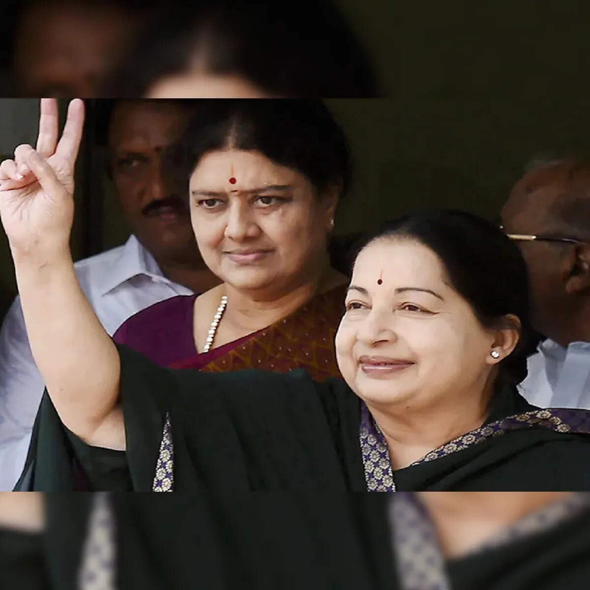 வேதனைகளை சாதனைகளாக்கிய இரும்புப் பெண்மணி ஜெ.ஜெயலலிதா!!