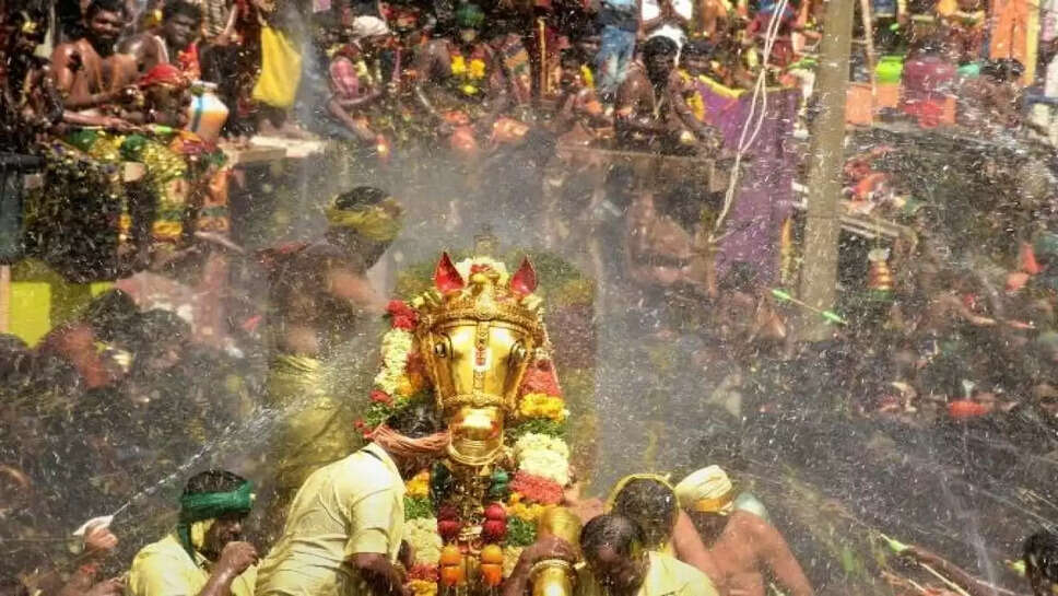 இன்று கள்ளழகர் ஆற்றில் இறங்குகிறார்!