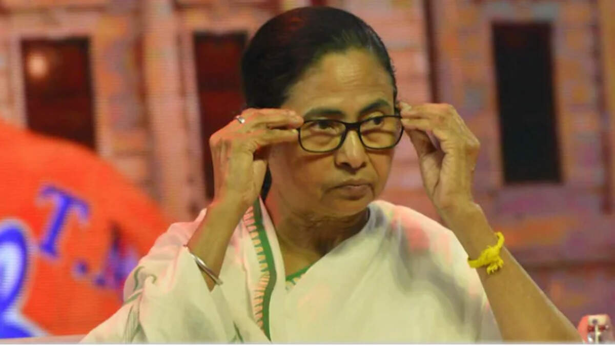 முதல்வர் பதவியை தக்கவைத்த மம்தா பானர்ஜி