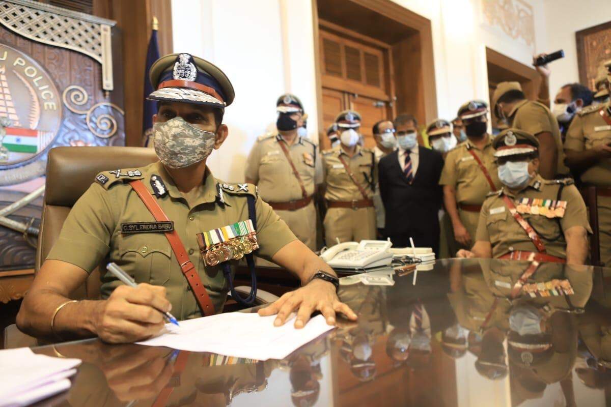 டிஜிபி சைலேந்திரபாபு மீது வழக்கு! ரூ.2000 அபராதத்துடன் தள்ளுபடி!