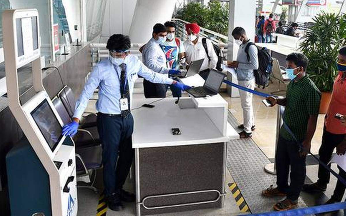 டிகிரி தேர்வானவர்களுக்கு விமான நிலையத்தில் வேலை வாய்ப்பு... உடனே அப்ளை பண்ணுங்க!