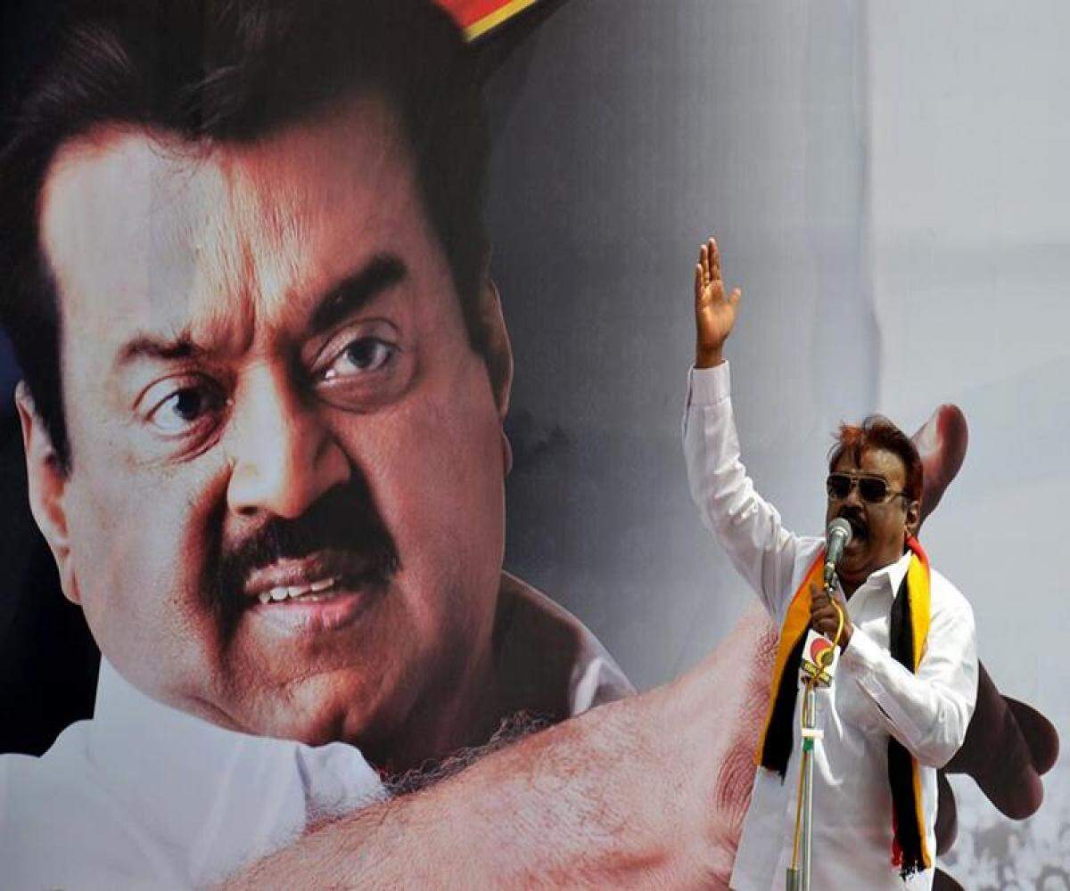 விஜயகாந்துக்கு அஞ்சலி... நாளை தமிழகம் முழுவதும் அனைத்து படப்பிடிப்புகளும் ரத்து!