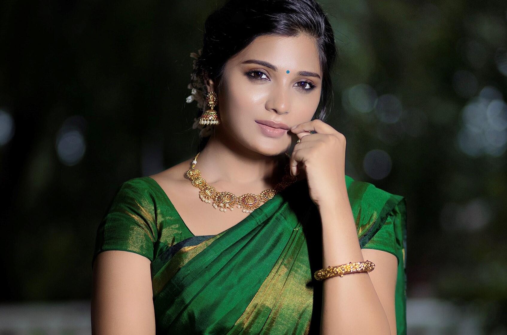 தங்கம் விலை அதிரடி குறைவு! சவரனுக்கு ரூ.760 குறைந்து விற்பனை!