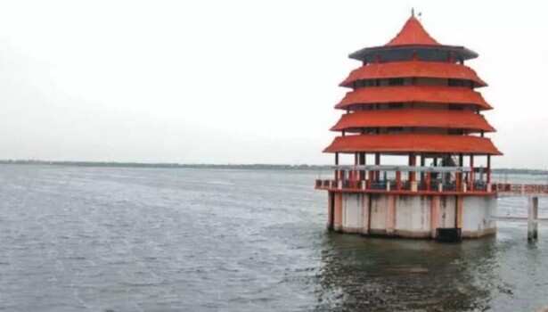 சென்னை மக்களே உஷார்!! செம்பரம்பாக்கம் ஏரியிலிருந்து உபரி நீர் திறப்பு!! வெள்ள அபாய எச்சரிக்கை!!