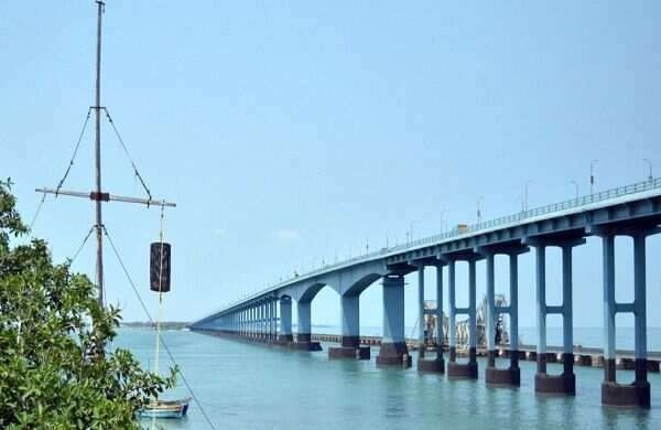 9 துறைமுகங்களில் புயல் எச்சரிக்கை கூண்டு ஏற்றம்... !!