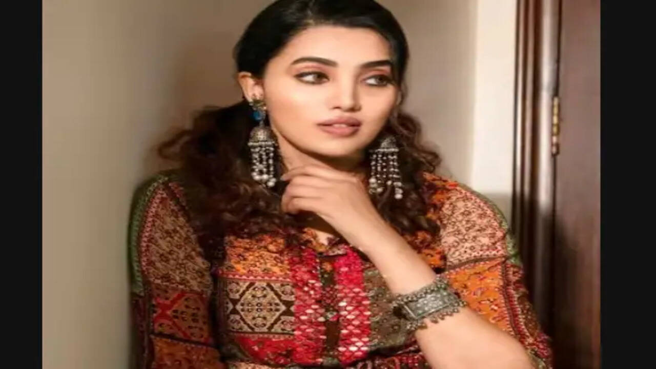 27 வயசு தான்... பிரபல பாலிவுட் நடிகை காலமானார்... ரசிகர்கள் அதிர்ச்சி!