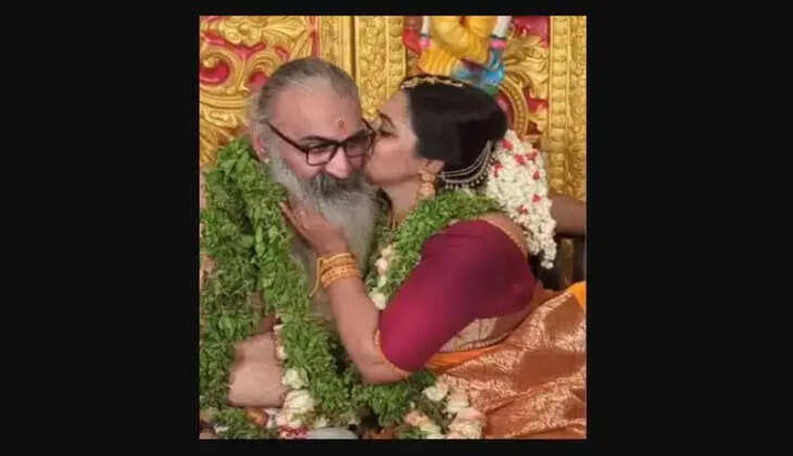  திவ்யா ஸ்ரீதர்