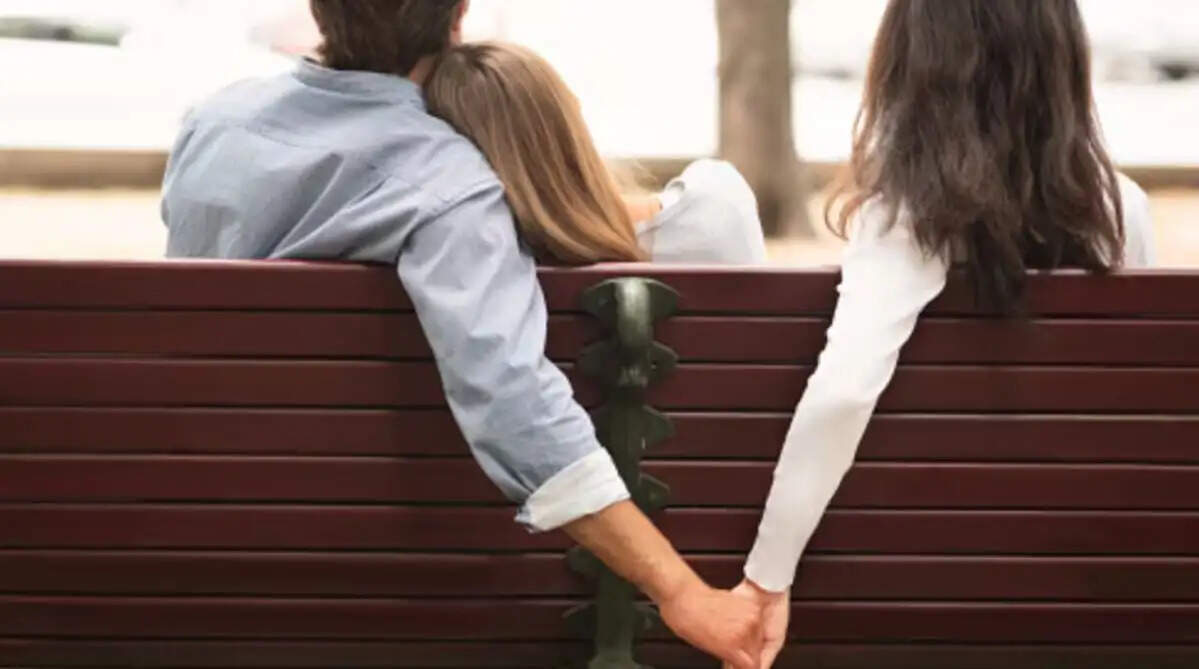 டேட்டிங் காதல் நெருக்கம் காதல் கள்ளக்காதல்