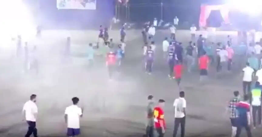 டிராக்டர் பிட்ச் கிரிக்கெட்