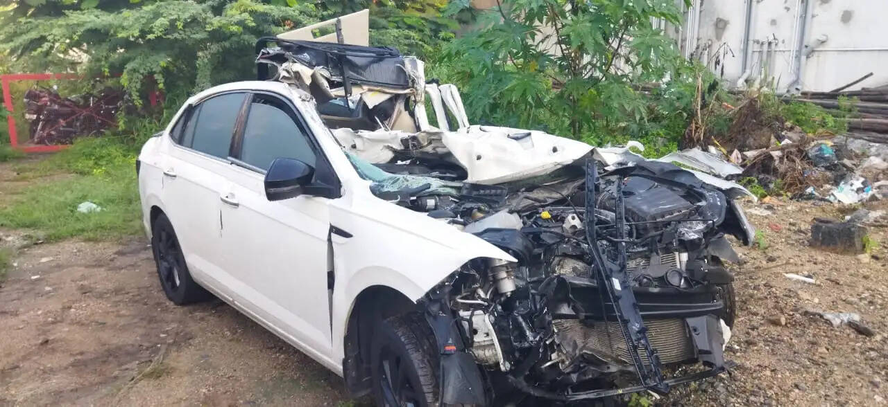 கார் விபத்து