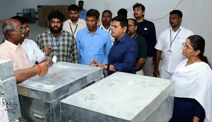 வாக்குப்பதிவு இயந்திரங்கள் தேர்தல் அதிகாரிகள் 