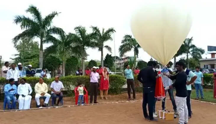 மாணவர்கள்