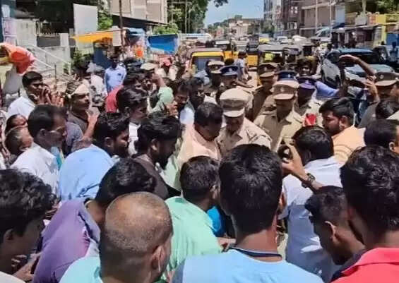 சீனிவாசன்