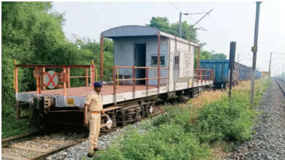 தடம் புரண்ட ரயில்