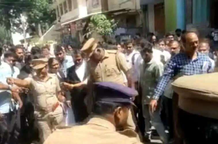 வரதட்சிணை கொடுமை... 10 பவுன் நகை கேட்டு மனைவியை கிணற்றில் தள்ளி கொலை செய்த கணவன்!