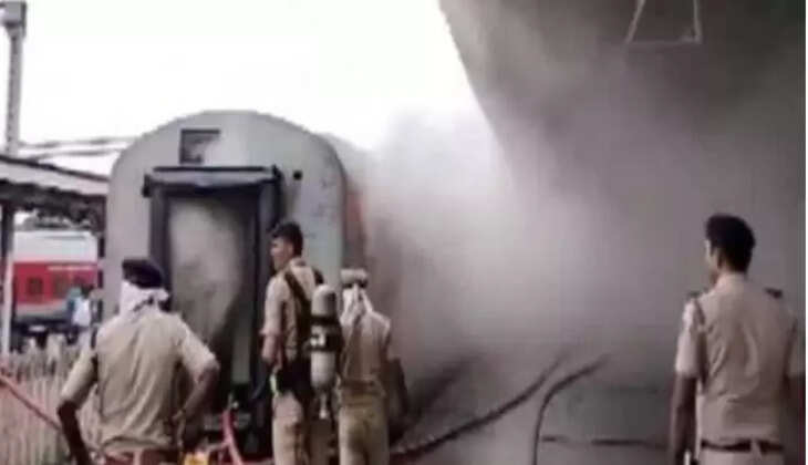 ரயிலில் தீ