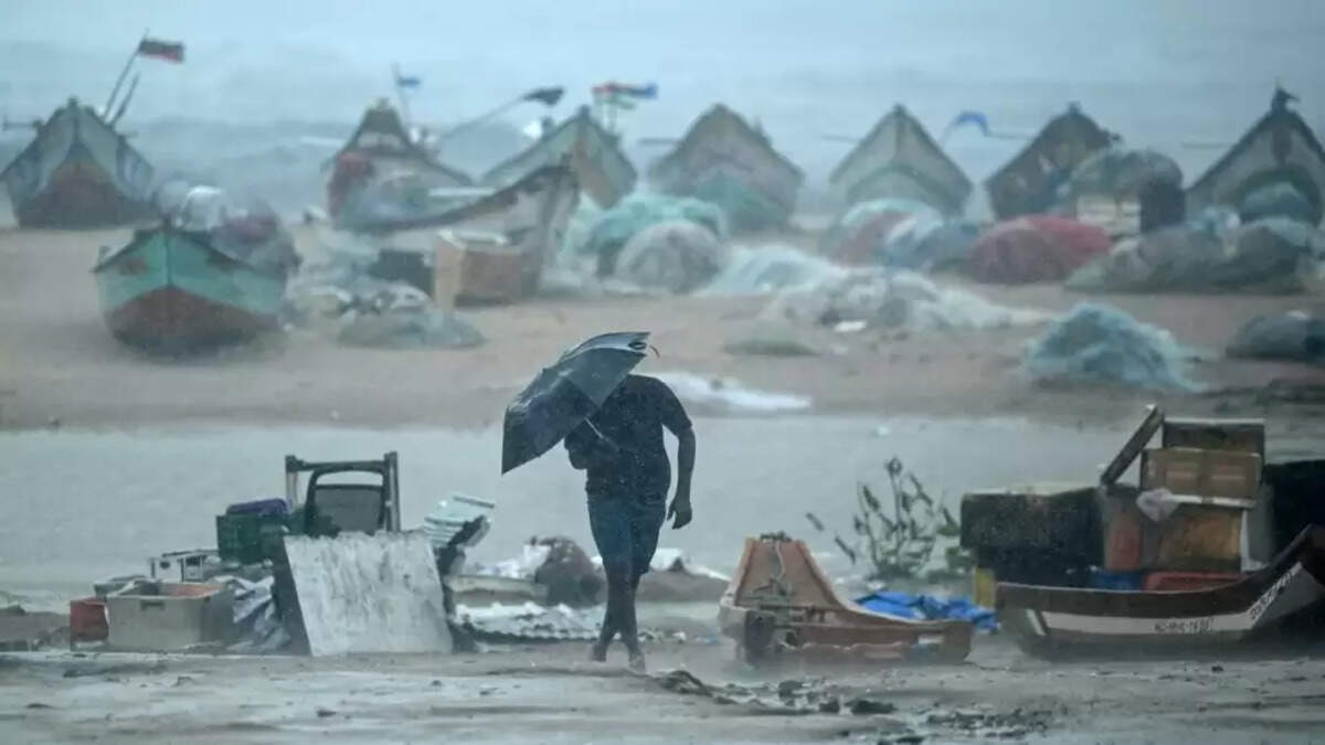 புயல் கடற்கரை மழை