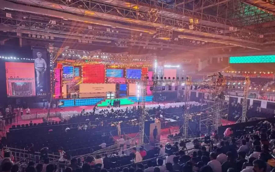 குடிப்பழக்கத்தால் மக்களுக்கு சேவை செய்ய முடியல!! கண்கலங்கிய ரஜினி!!