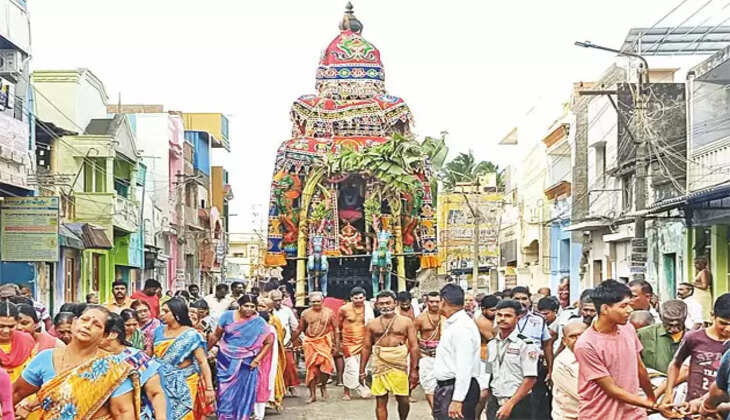 வெயிலுகந்த அம்மன் தேரோட்டம் திருச்செந்தூர்