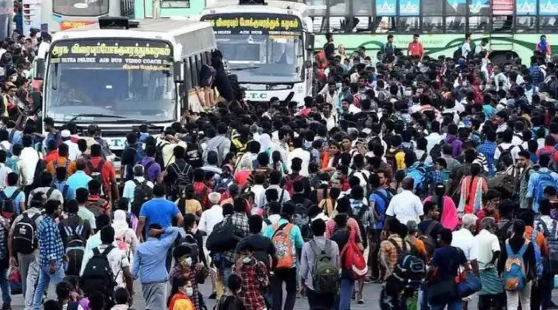 சொந்த ஊர் கிளாம்பாக்கம் பேருந்து நிலையம் கூட்ட நெரிசல் பயணிகள் விடுமுறை