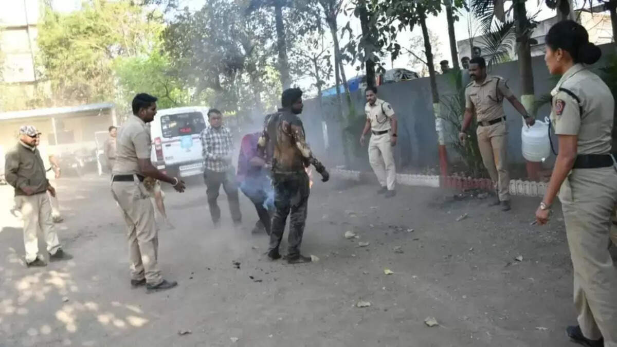 தீக்குளிப்பு