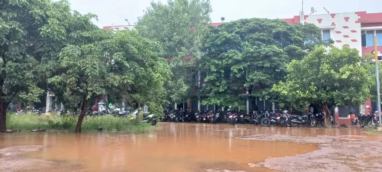 திருச்சி நீதிமன்றம்