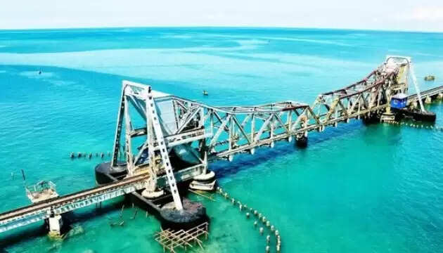 பாம்பன் தூக்குப்பாலம்