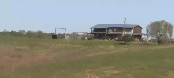 உடம்பு முழுக்க இரத்தம்... பெற்ற தாயைக் கொன்று துண்டு துண்டாக கூறு போட்டு வீசிய இளம்பெண்!