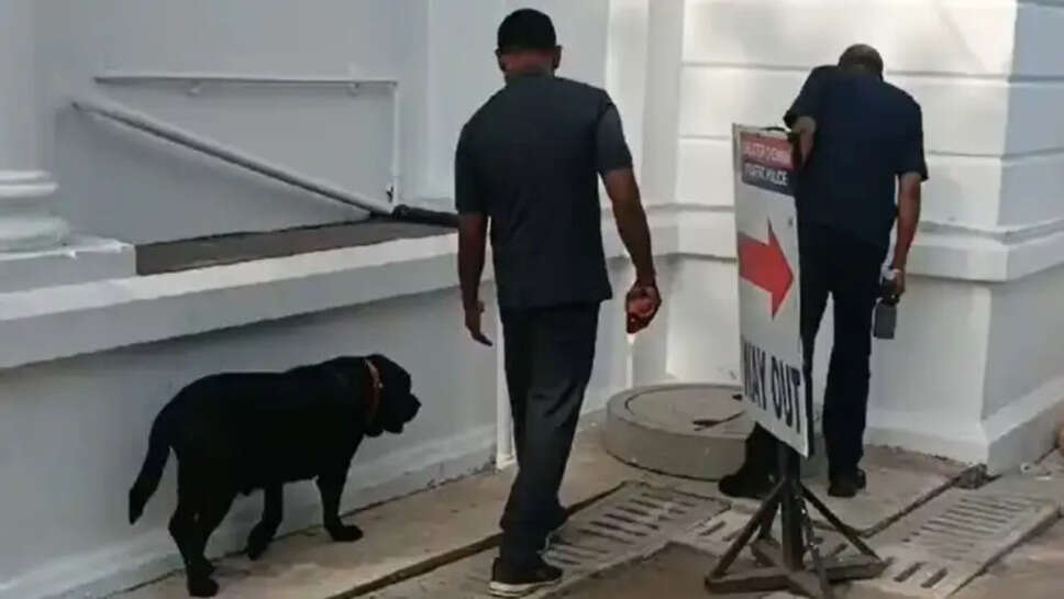 வெடிகுண்டு மிரட்டல்