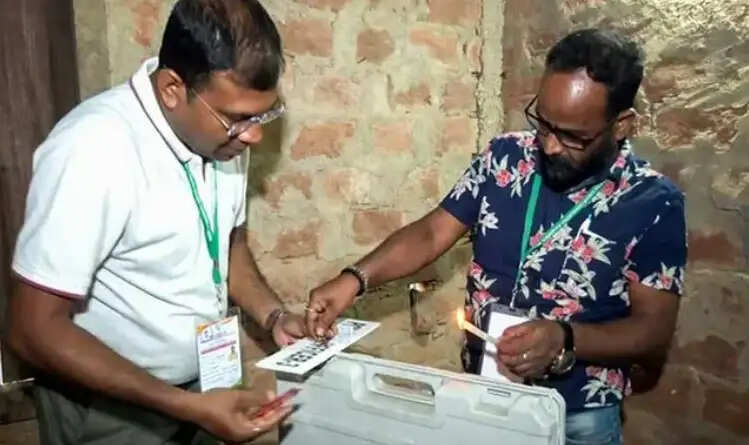 வாக்காளர்கள் வாக்குப்பதிவு வாக்கு